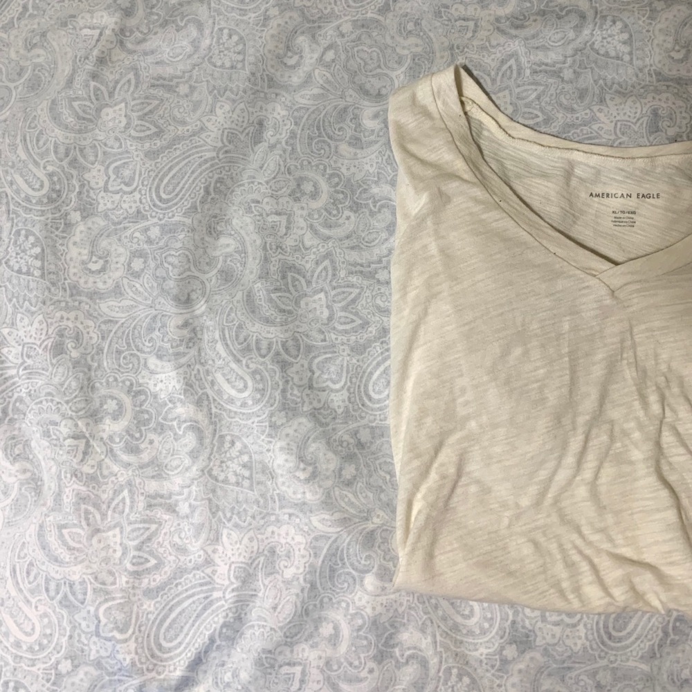 American Eagle White T-shirt